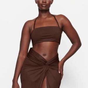SKIMS SWIM NWT Bandeau Bikini TOP in color Cocoa!
